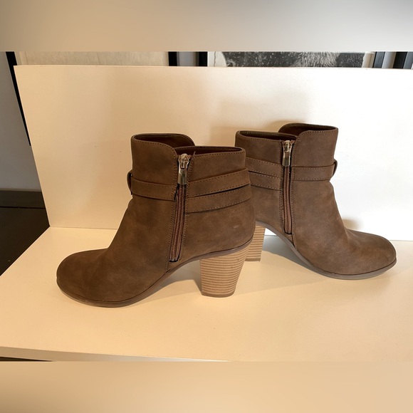 Women’s microsuede ankle boots, wrap-around buckle and strap detail. Women’s 8 - Picture 2 of 10